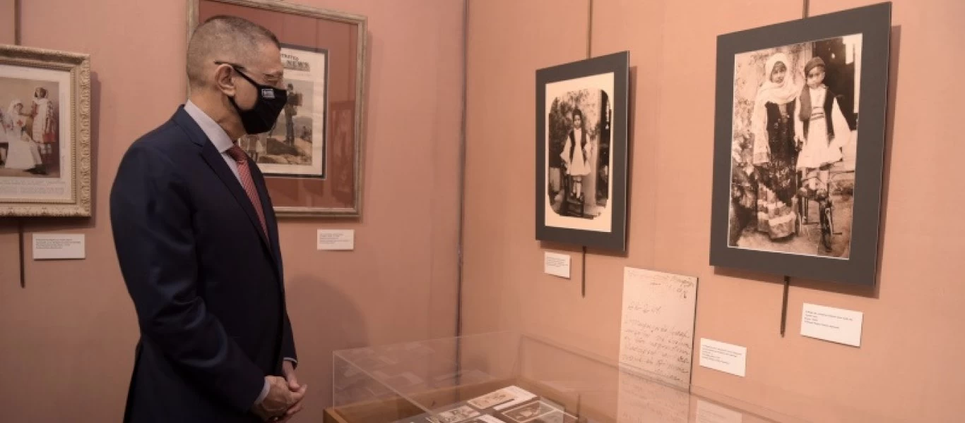 Α.Στεφανής: Εγκαινίασε έκθεση φόρο τιμής στους Εύζωνες της Προεδρικής Φρουράς (φώτο)